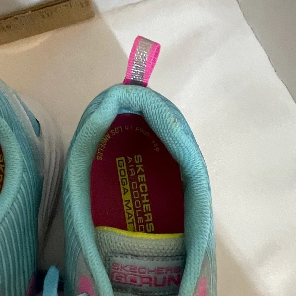 Skechers Go Run‎ Women’s size 6 Elevate Running Shoes Blue Pink Lace Up low top